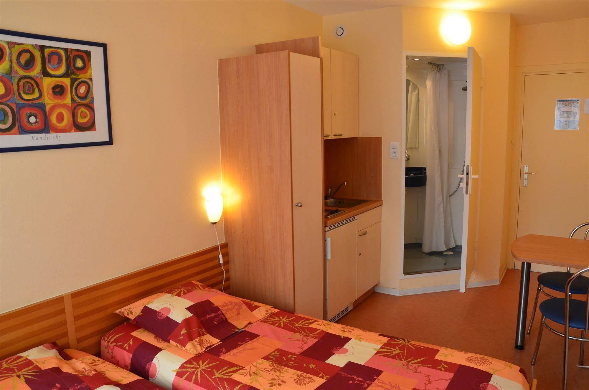 Hotel Ibis Styles Strasbourg Centre Republique Exterior foto
