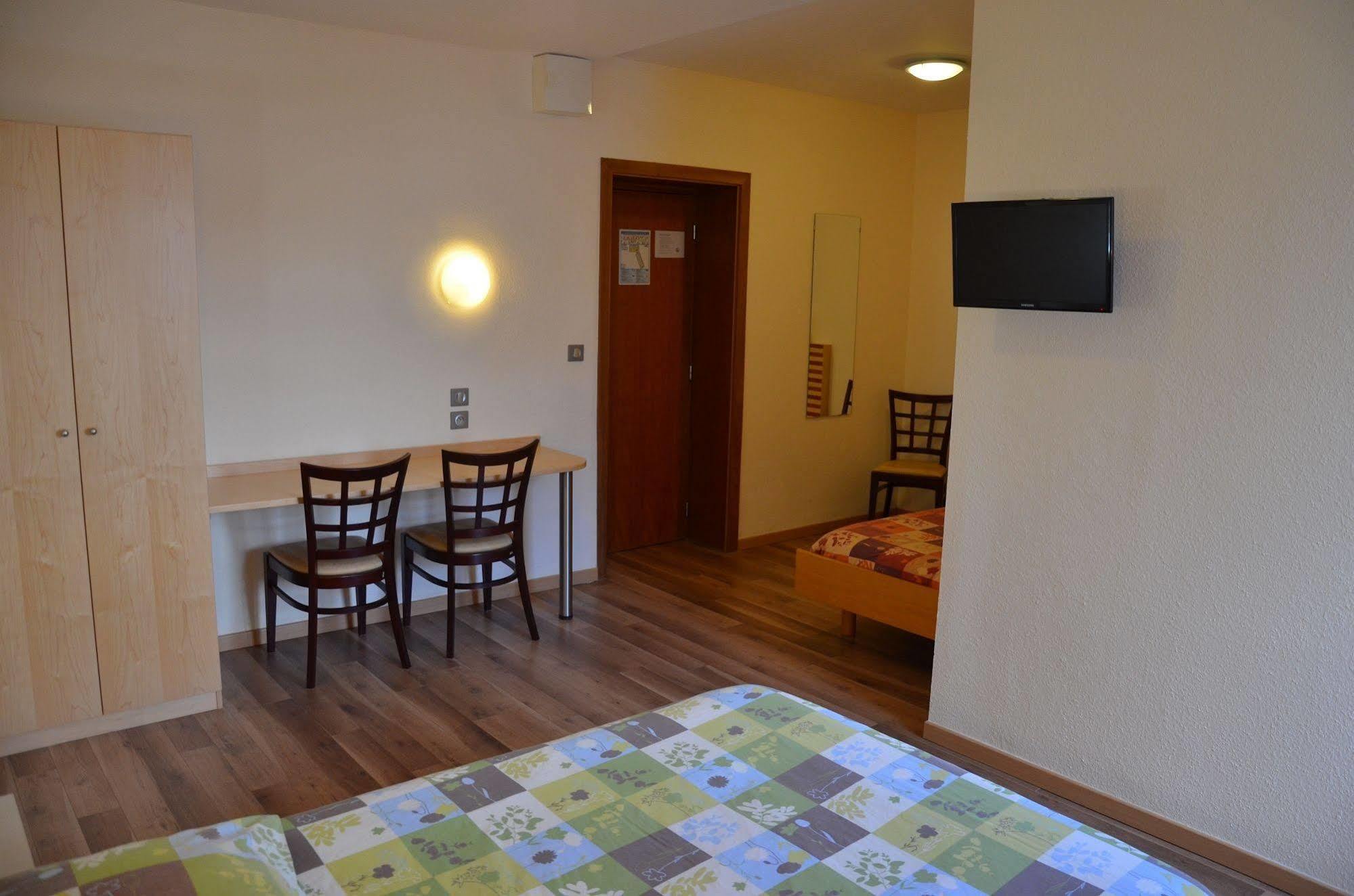 Hotel Ibis Styles Strasbourg Centre Republique Exterior foto
